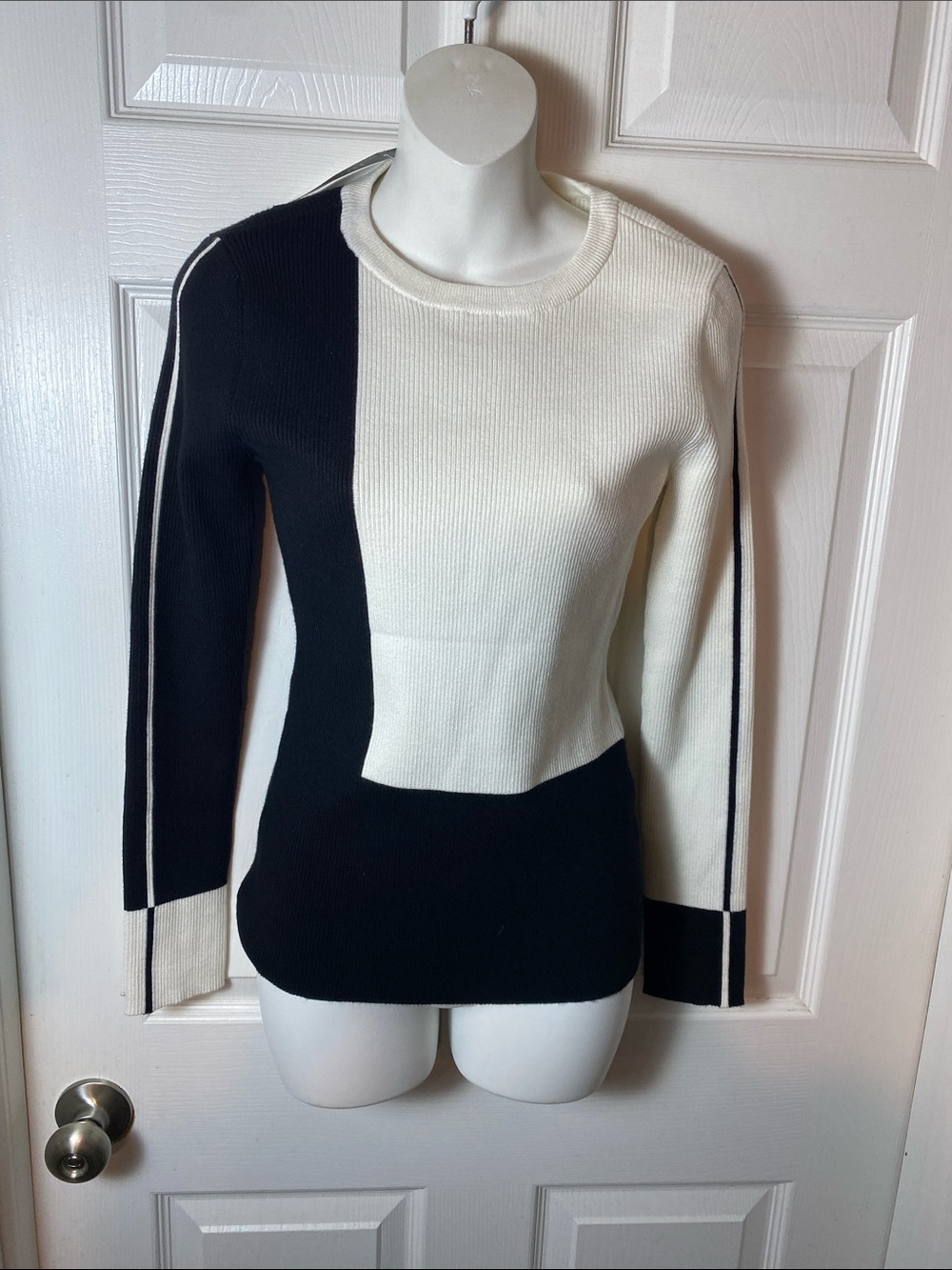 WHBM Square Colorblock Pullover Crew Sweater Black & White Size Small